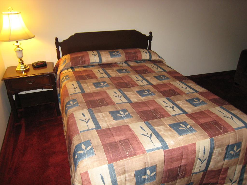Downtowner Motor Inn Creston Δωμάτιο φωτογραφία