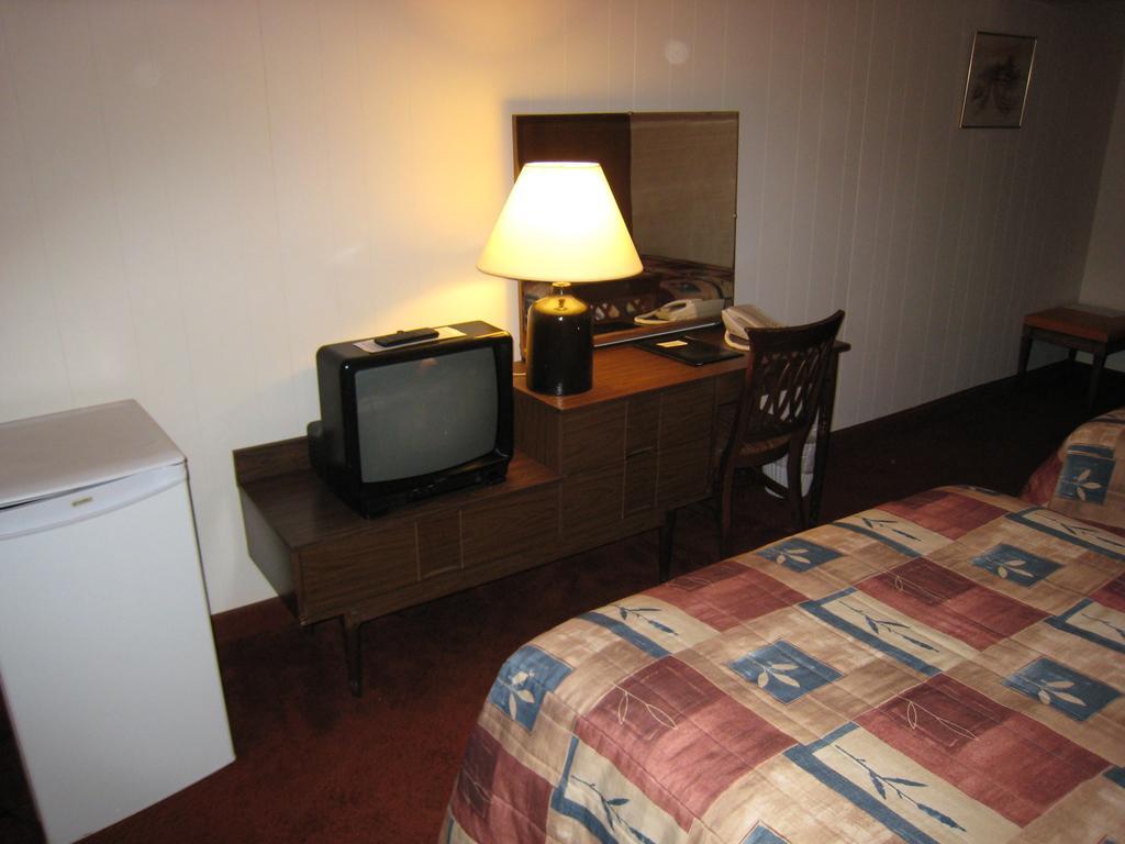 Downtowner Motor Inn Creston Δωμάτιο φωτογραφία